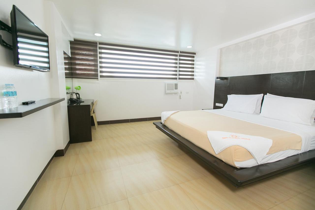 Sun Garden Hotel Tarlac Kültér fotó